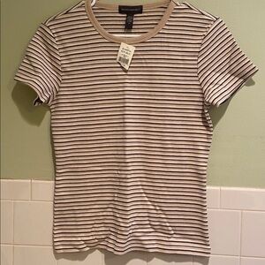 🌺Banana Republic Short Sleeve Tee with Stripe Crewneck Size Medium